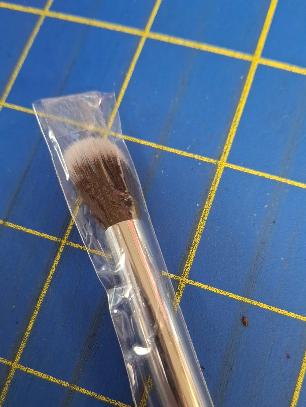 Silver Eye Makeup Brush with Brown Bristles New